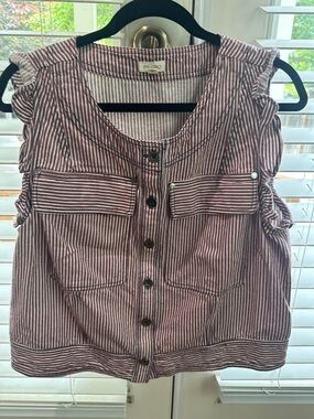 Pilcro Burgundy and White Striped Button-Front Ruffle Sleeve Tank size L.